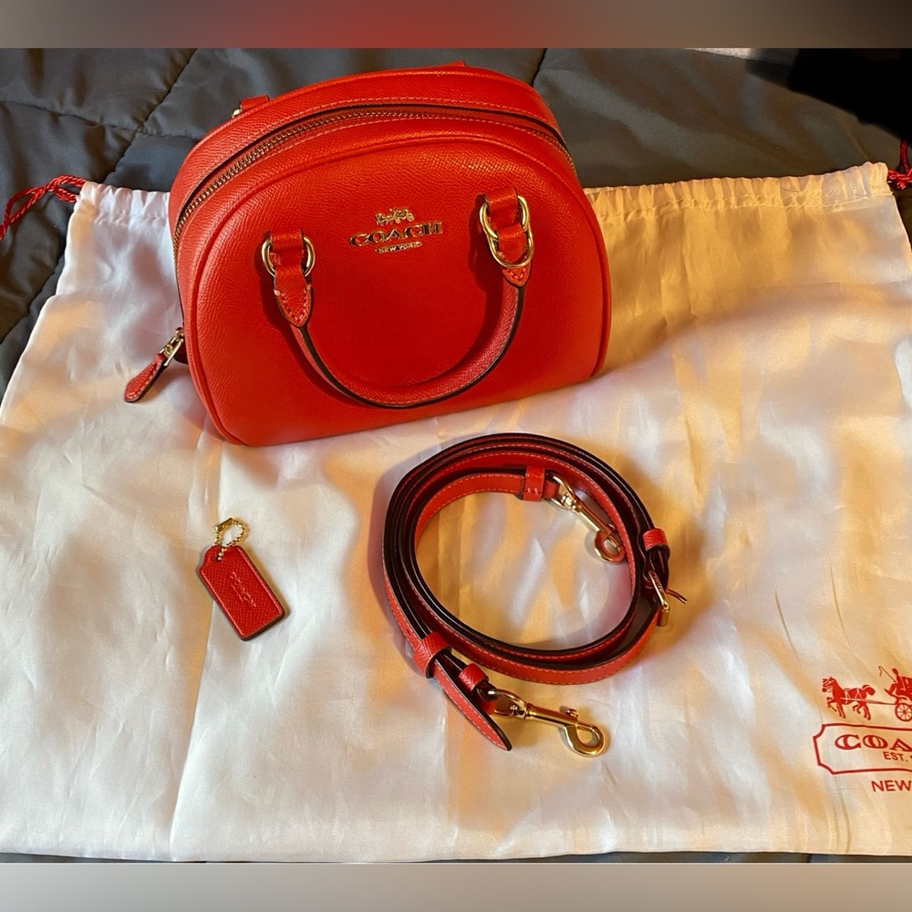 Coach Sydney Satchel Crossbody Crossgrain Leather Red CA202